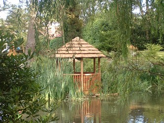 Chiltern Garden Buildings - Thatch Tile Suppliers and Installers