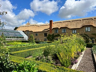 Simply Thatch Ltd - Simply Thatch Ltd - Master Thatchers